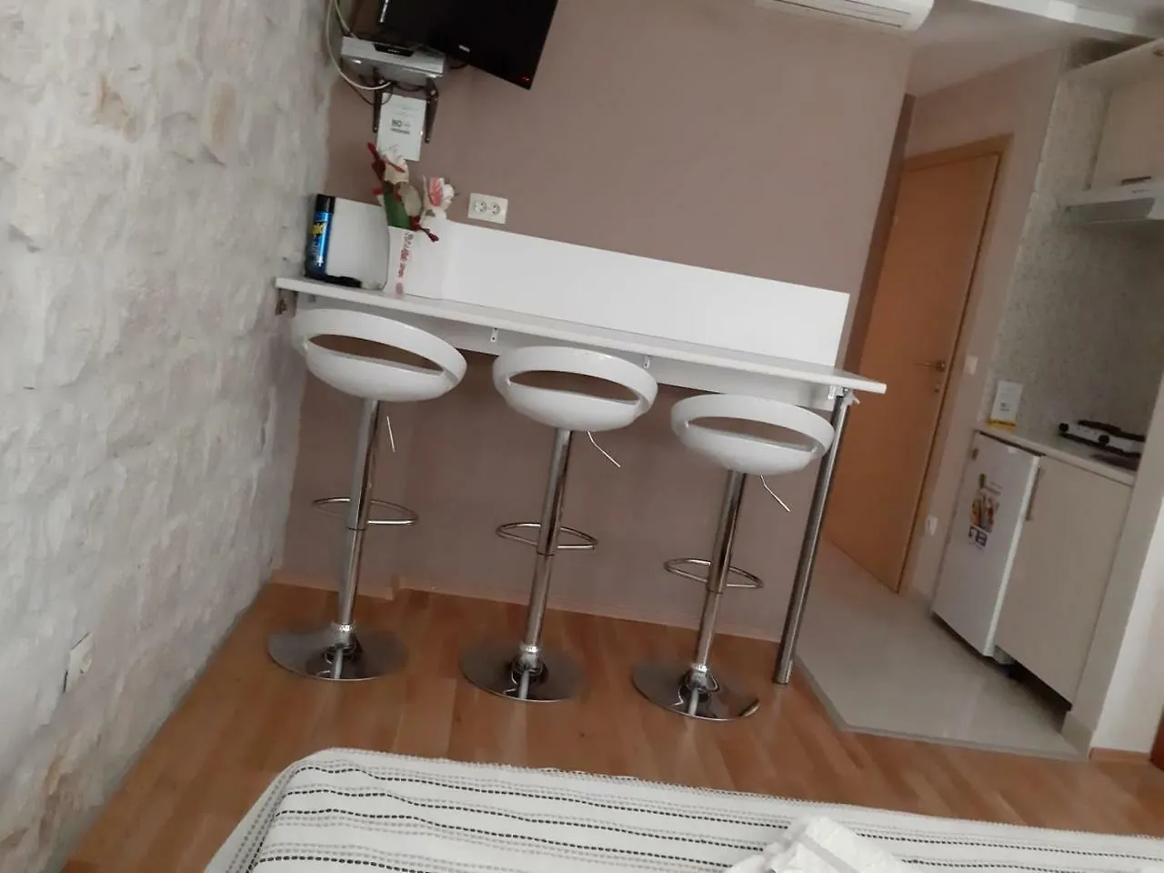Carol Rooms トロギール
