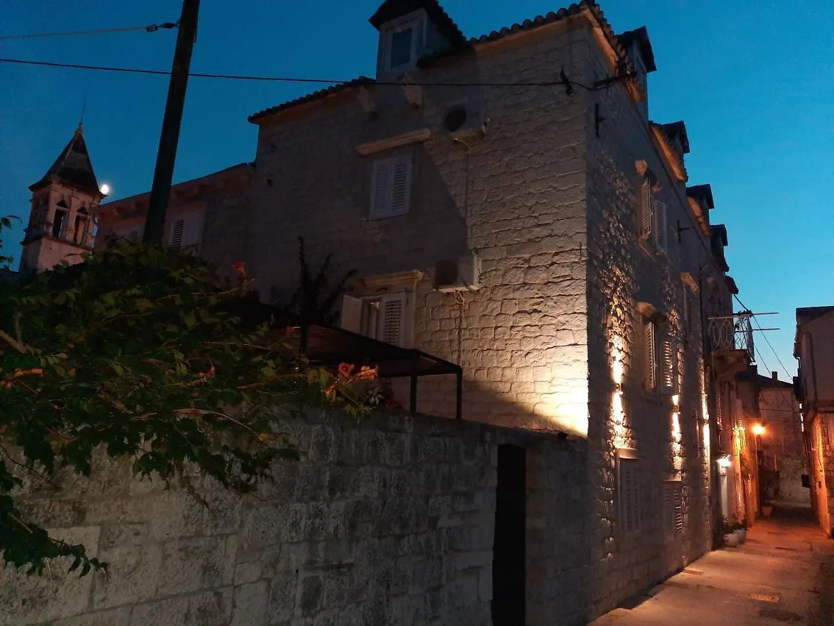 Guest house Carol Rooms Trogir