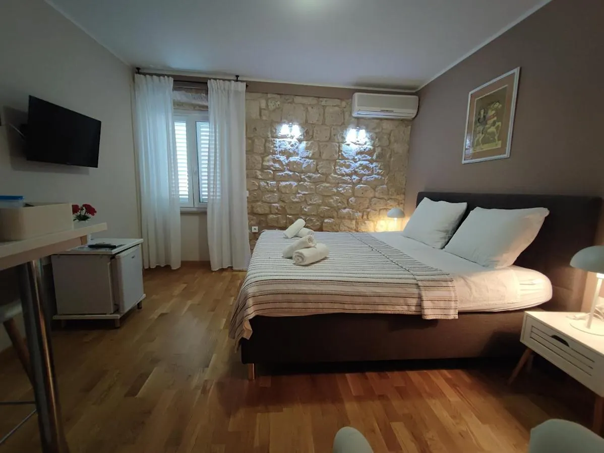 Guest house Carol Rooms Trogir