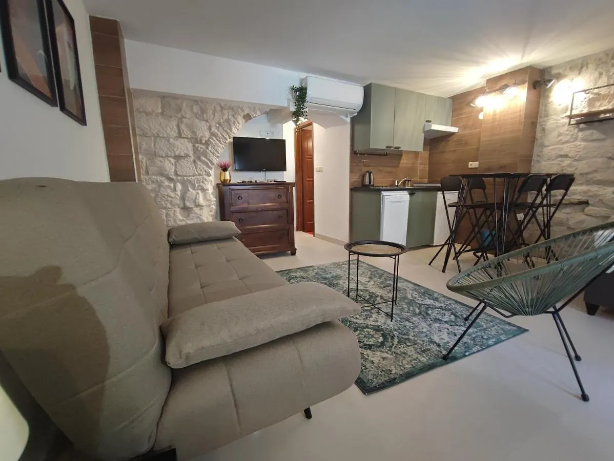 Guest house Carol Rooms Trogir