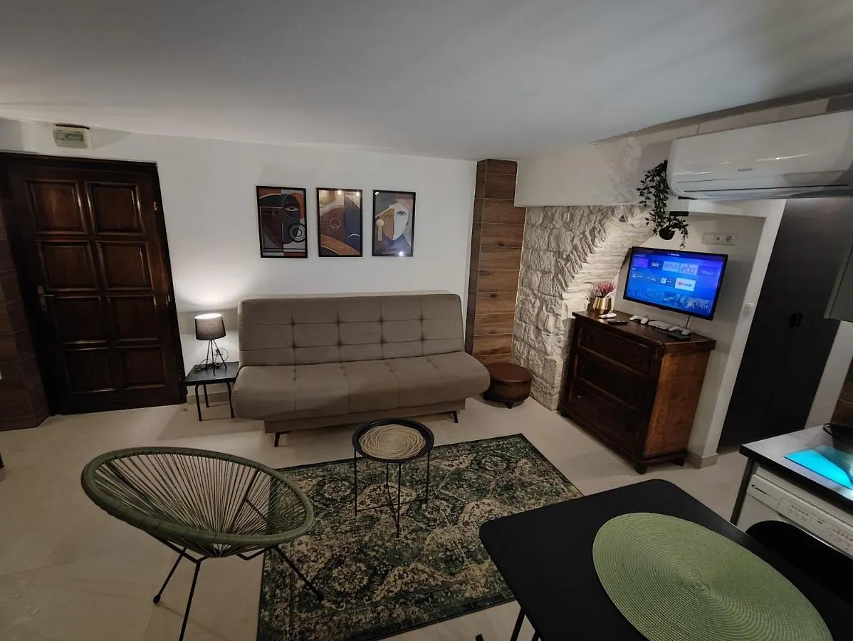 *** Guest house Carol Rooms Trogir Croatia