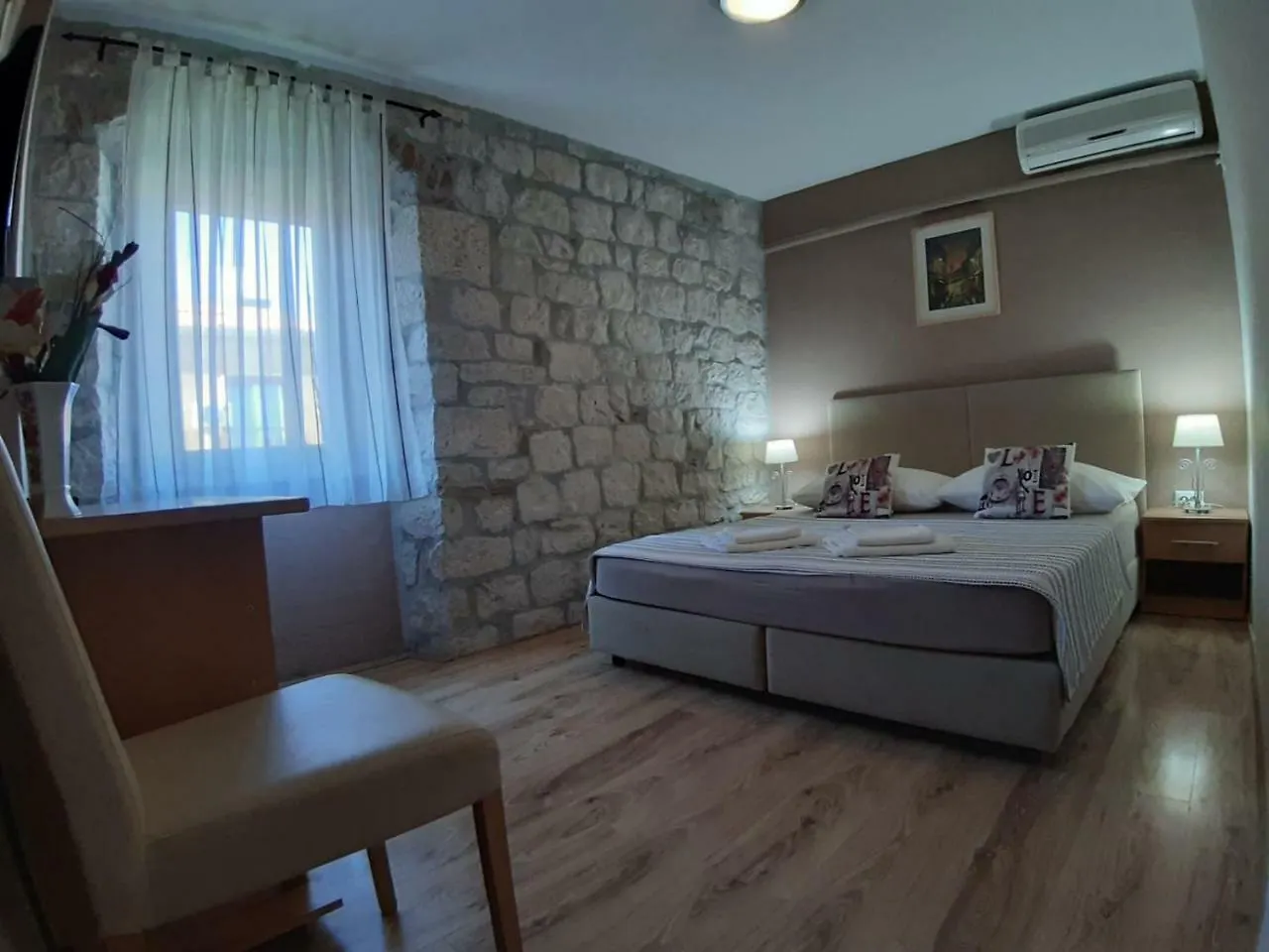 Carol Rooms Trogir Croatia