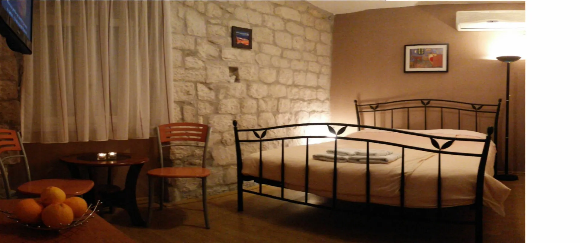 Carol Rooms Trogir Guest house